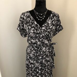 Lucky Brand Black/White Floral Maxi Sz M